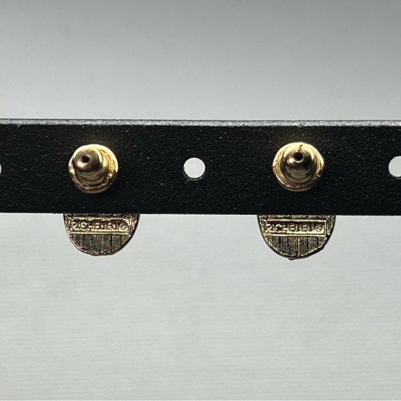 Vintage Gold Tone Richelieu Signed Stud Earrings - Picture 7 of 8